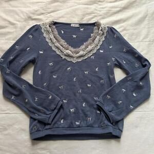 Axes Femme Cute baby blue white cat embroidered sweater lace and faux fur collar